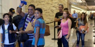 EEUU devuelve 27 migrantes a Cuba en el séptimo vuelo de deportación