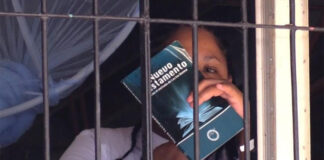 Libros entran a una cárcel hondureña de mujeres de la mano del proyecto «A las olvidadas»