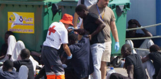 Más de 20 muertos en una embarcación rumbo a Canarias, entre ellos un niño de 13 años