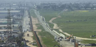 Biden manda reforzar el muro fronterizo en una de las áreas donde más cruzan los migrantes