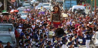 Ciudad Hidalgo en México, última ciudad de América que recorre la muñeca Pequeña Amal