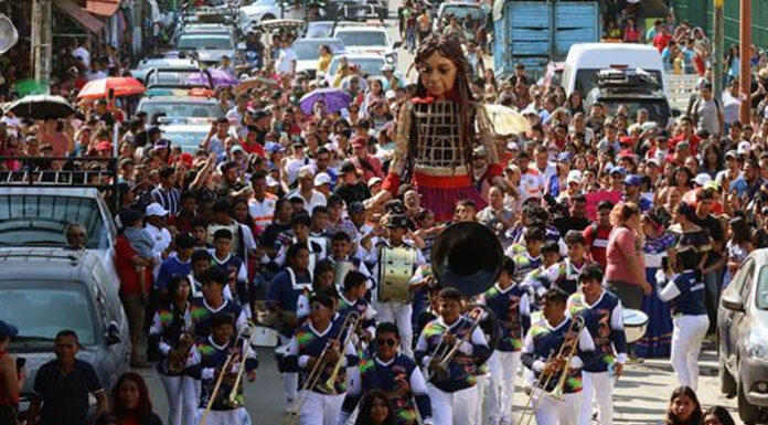 Ciudad Hidalgo en México, última ciudad de América que recorre la muñeca Pequeña Amal