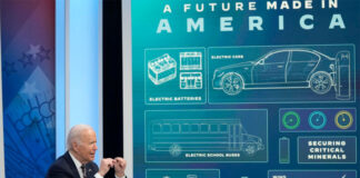 Más de 210 mil nuevos empleos, el saldo de las inversiones en energía limpia de Biden