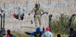 Migrantes quedan varados en el río Bravo de México y EEUU con temperaturas de 2 grados