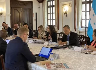 Gabinete económico se reúne con representación del FMI y tratan de diferentes temas