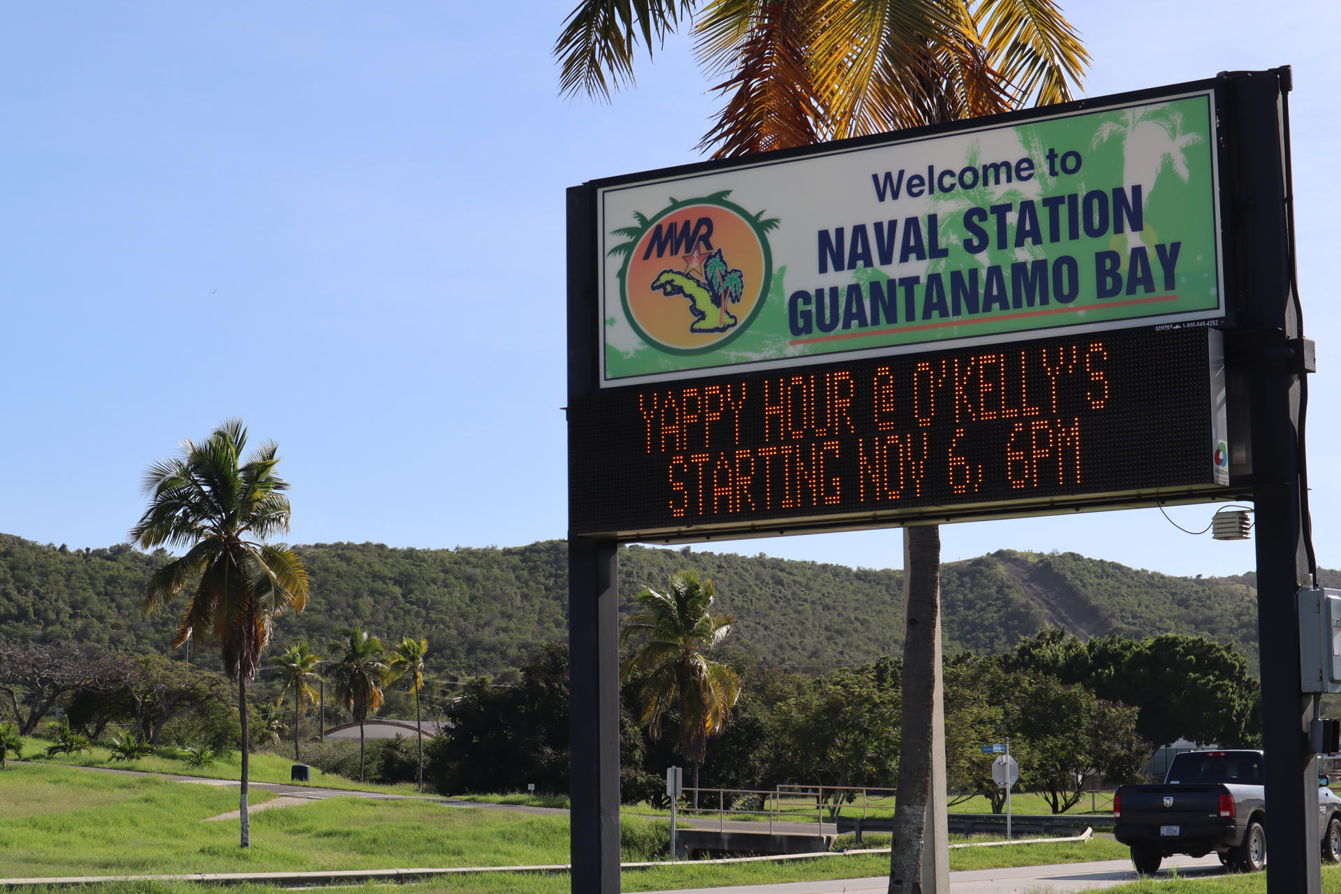 Fotografía de un letrero que dice, "Bienvenidos a la Base Naval de Guantánamo", el 5 de Noviembre 2023, en Guantánamo (EEUU). EFE/ Marta Garde
