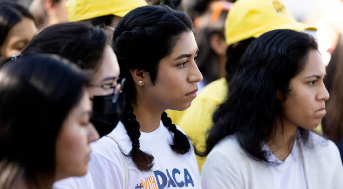 Beneficiarios de DACA encaran un 2024 de incertidumbre por el posible regreso de Trump