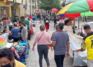 Comercio informal se apropia de Paseo Liquidámbar en el centro de Tegucigalpa