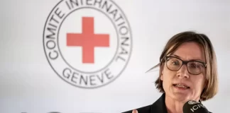 Presidenta de la Cruz Roja se reúne en Israel con familias de rehenes de Hamás