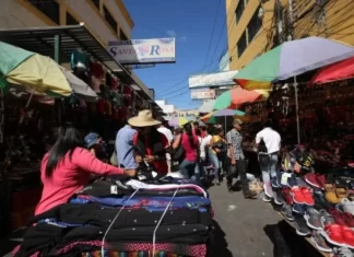 Emprendedores capitalinos con la esperanza de mejorar ventas en fin de año