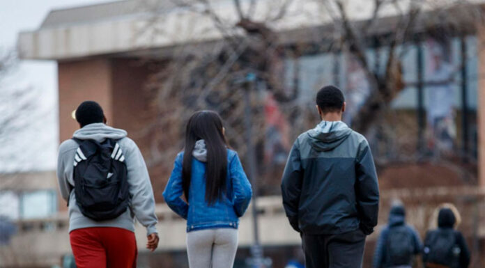 El Gobierno de Trump restablecerá el cobro de la deuda estudiantil