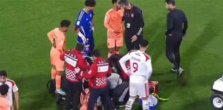 El francés Andy Delort se desploma durante un partido en Catar