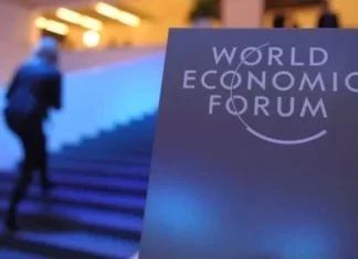 Economistas alertan de perspectivas económicas moderadas y marcadas por la incertidumbre