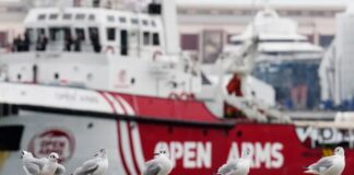 Open Arms pone a salvo a 187 migrantes en el Mediterráneo y 421 llegaron a Lampedusa