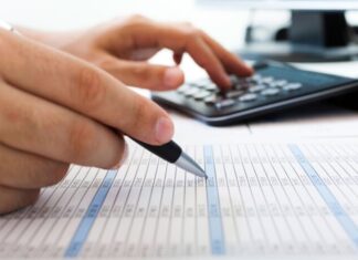 Economista advierte caída de recaudación tributaria y SAR responde que subirá 7.32 %