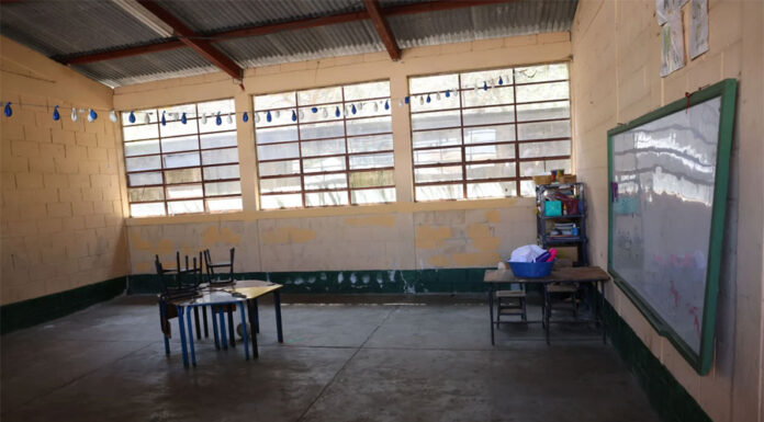 Guatemala inicia clases con miles de escuelas sin agua y retos contra la corrupción