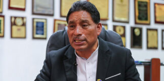 Unos 400 ancianos abandonados a su suerte al migrar sus familias de Ecuador al extranjero