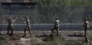 Texas planea construir un campamento militar en la frontera de EEUU con México