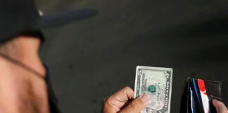 Remesas en México suben un 7,6 % hasta un récord de 63.313 millones de dólares en 2023