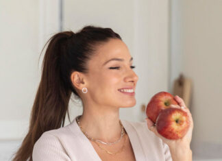 La argentina Tefi Russo gana el People’s Choice Awards como la influyente latina de 2024