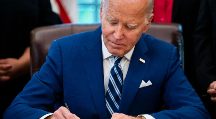 Biden anunciará el martes su plan para dar estatus a migrantes casados con estadounidenses
