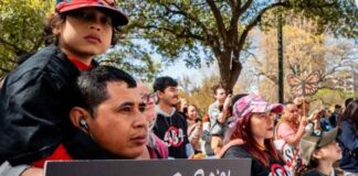 Corte de EEUU bloquea entrada en vigor de ley antiinmigrante de Texas mientras la evalúa