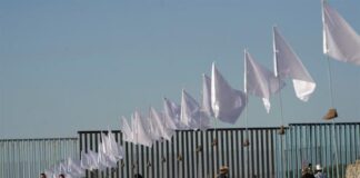 Decenas de migrantes han caído del muro fronterizo en San Diego en pocos días