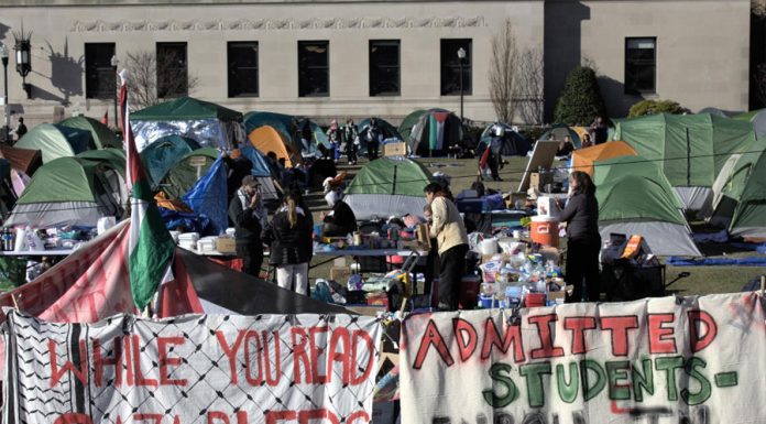 La Universidad de Columbia da 48 horas a estudiantes pro palestinos para limitar su protesta