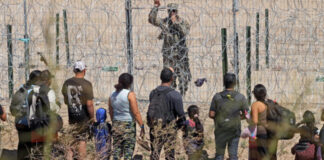 ‘Caminata del migrante’ avanza en la frontera de EEUU y México en tributo a los muertos