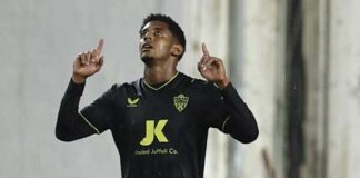 0-1. El Almería, ya descendido, asalta Vallecas con gol de “Choco” Lozano