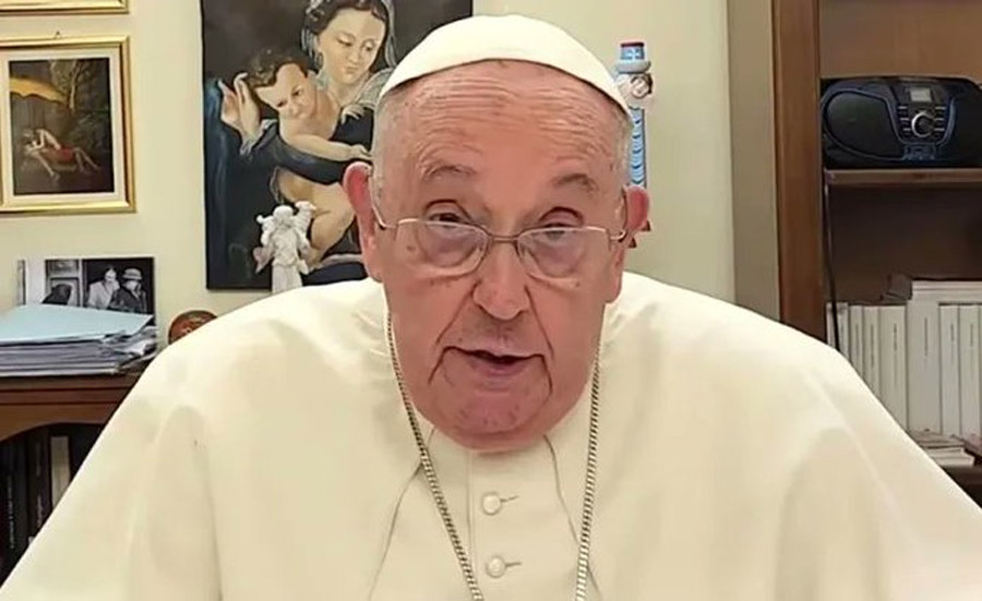 El papa pide «mayor sensibilidad histórica» en un mundo «sin memoria» y con «ideologías»