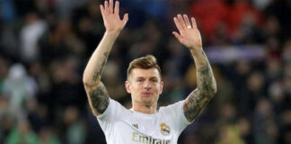 El Santiago Bernabéu se rinde a Kroos en su despedida