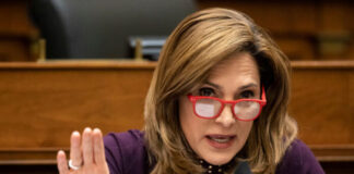 Congresista Salazar pregunta a Biden si cancelará visas a Xiomara Castro “y sus secuaces”