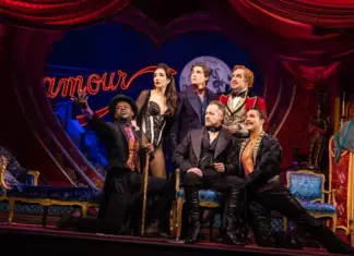 El musical ‘Moulin Rouge!’ de Nueva York ofrece un taller de guion gratis para hispanos