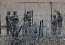 Arizona vota dura ley para migrantes en medio de ataques de Trump que los tilda de basura