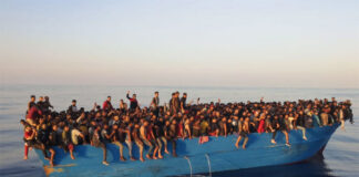 Hallan 10 cadáveres y salvan a 51 migrantes en un barco en el Mediterráneo central