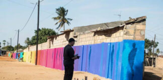 Suso33, el artista español que hace hablar a las paredes en Mozambique