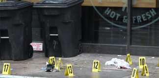 Tres muertos y diez heridos en un tiroteo en una tienda de Arkansas (EEUU)