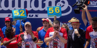 Salchicha vegana opaca concurso de hot dogs en EEUU donde ganador ‘solo’ comió 58 perritos