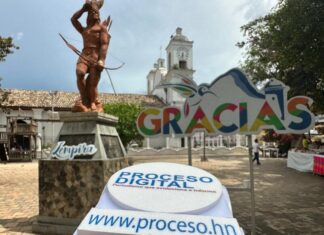 Honduras conmemora el Día de Lempira, con tradicionales desfiles y representaciones teatrales