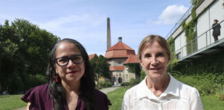 La poeta mexicana Sara Uribe invita a actuar por los desaparecidos en México desde Berlín