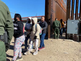 EEUU planea detener a migrantes que salgan voluntariamente del país por la frontera sur