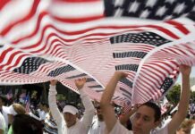 La aprobación de Trump entre los votantes latinos cae al 37 % en una nueva encuesta