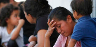 Madres latinas que trabajan las más afectadas por brecha salarial en EEUU