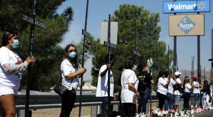 Cinco años después de la masacre en El Paso, la retórica de la «invasión» prolifera