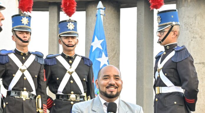 Se sigue trabajando para refundar la educación, reitera ministro al inicio de Mes de la Patria