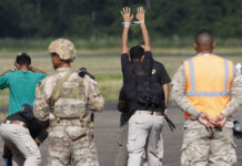 Trump deja a migrantes sin ayuda legal y más vulnerables a una deportación