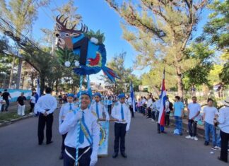 Niños desfilan en distintos puntos de la capital en conmemoración del 203 aniversario de la independencia de Honduras