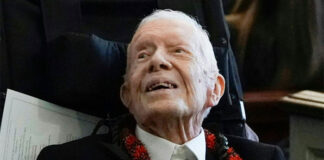 Jimmy Carter llega a centenario convertido en una «fuerza moral», según su amigo Biden