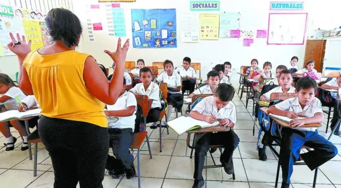 Honduras celebra el Día del Maestro en medio de desafíos educativos